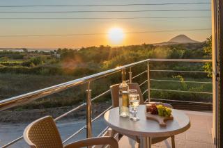 Villa Nissos - Línia - 7