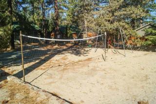 Lupine Lakeside Resort Cabin by Big Bear Vacations - 4