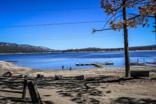 Lakefront Family Cabin by Big Bear Vacations - Big Bear Lake - 9