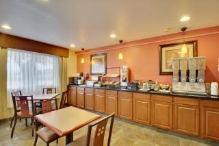 Best Western Plus Altoona Inn - Altoona - 4