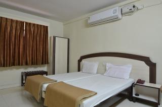 Hotel Maya Deluxe - Hyderabad - 9