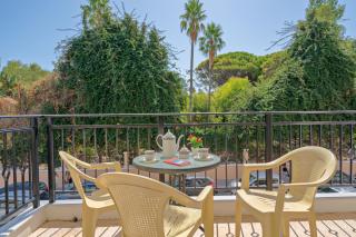 Garden Apartment - 0