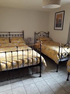 Foxholes Accommodation - Bristol - 2