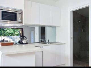 Bijoux Beach House - Freshwater - 4