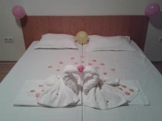 Hotel Seasons 3 - 2