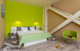 West City Hotel - 1