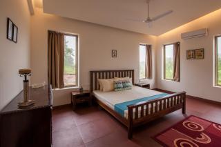 StayVista's Shivom Villa 8 - A Serene Escape with Views of the Valley and Lake - Lonavla - 2