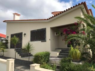 Holiday House, São Roque do Pico - Cais do Pico - 0