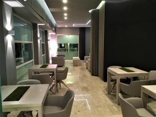 International Beach Hotel - 6