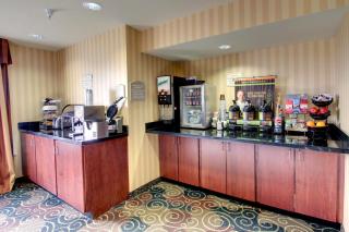 Cobblestone Hotel - Wayne - 7