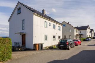 Fjord View Apartments - 9