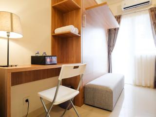 Modern Studio at Green Pramuka City Apartment near to Shopping Center By Travelio - 3