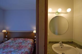 Logis Hotel Restaurant Le Cygne - Yssingeaux - 8