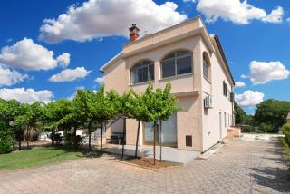 Apartments Gracijano 1724 - 0