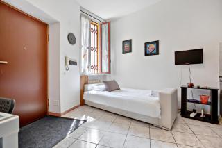 Cenisio brilliant flat - Milan - 5
