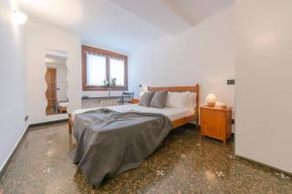 JOIVY Colorful Flat for 5 close to Piazza De Ferrari - 8