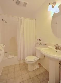 Jailhouse Inn - Newport - 9