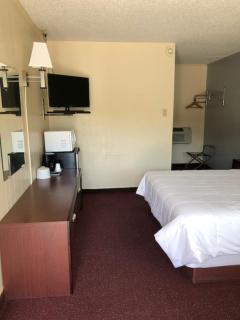 Pine Needles Inn - 7