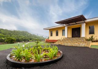 StayVista's Shivom Villa 8 - A Serene Escape with Views of the Valley and Lake - Lonavla - 8