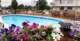 Falls Lodge by the Falls (Formerly Knights Inn) - Niagara Falls - 4