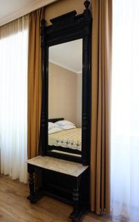 20 Griboedov Apartment- Heart of Tbilisi - Tbilisi - 6
