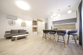 SeNs Apartments by Belmont Realty - 4