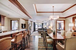 Luxe 2BRDen Ritz-Carlton Residence Quiet Location - 8
