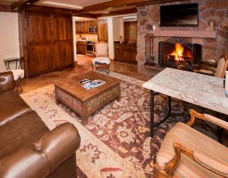 Relaxing 1 Bedroom Condo with Premium Amenities - 7