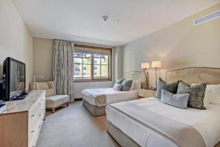 3 BR Luxury Ritz-Carlton Condo with Mountain Views - 3