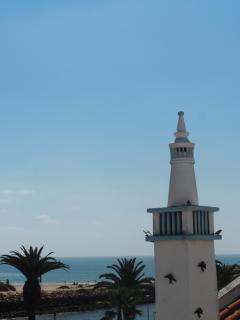 Ema's Beach and Nightlife House - 3