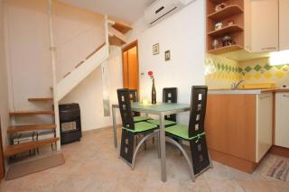 Apartments by the sea Vis - 8930 - 3