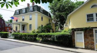 Yankee Peddler Inn - Newport - 8