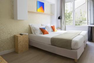 Hotel Izzy - Issy-les-Moulineaux - 1