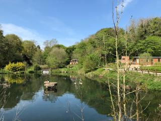Herons Lake Retreat Hot Tub Lodges - Caerwys - 3