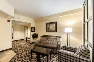 Holiday Inn Express & Suites Lexington by IHG - 6