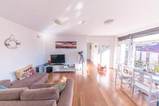 Beach House - Sidney - 0