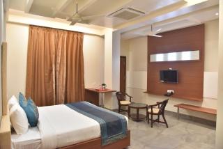 Hotel Rk Grand - Varanasi - 3