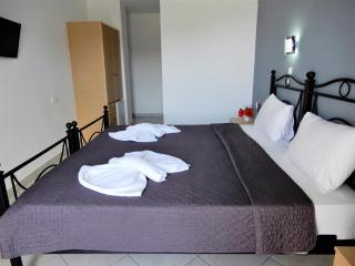 Holidays In Ios - Mylopotas - 4