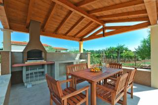 House Bruno 1735 - 5