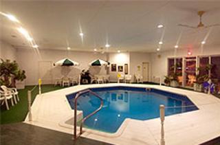 Colonel Williams Resort and Suites - Lake George - 1
