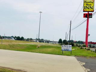 Country Host Inn - 5