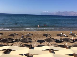 Molos Beach Rooms - 9
