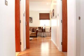 Holyrood Apartment with parking & lift access - Edinburgh - 2