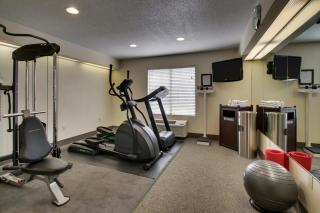 Greenfield Inn & Suites Owensboro, KY Airport - 4