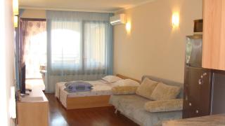 Admiral Apartments - 3