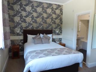 Farnham House Hotel - Farnham - 1
