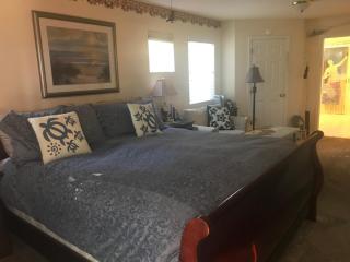 Her Castle Bed and Breakfast - Cambria - 0