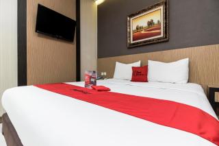 RedDoorz Plus @ Tuparev Cirebon - 0