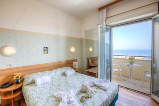 Hotel San Francisco Spiaggia - Rimini - 7
