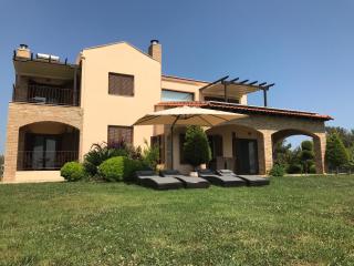 M Varkes Villa - Nea Moudania - 0